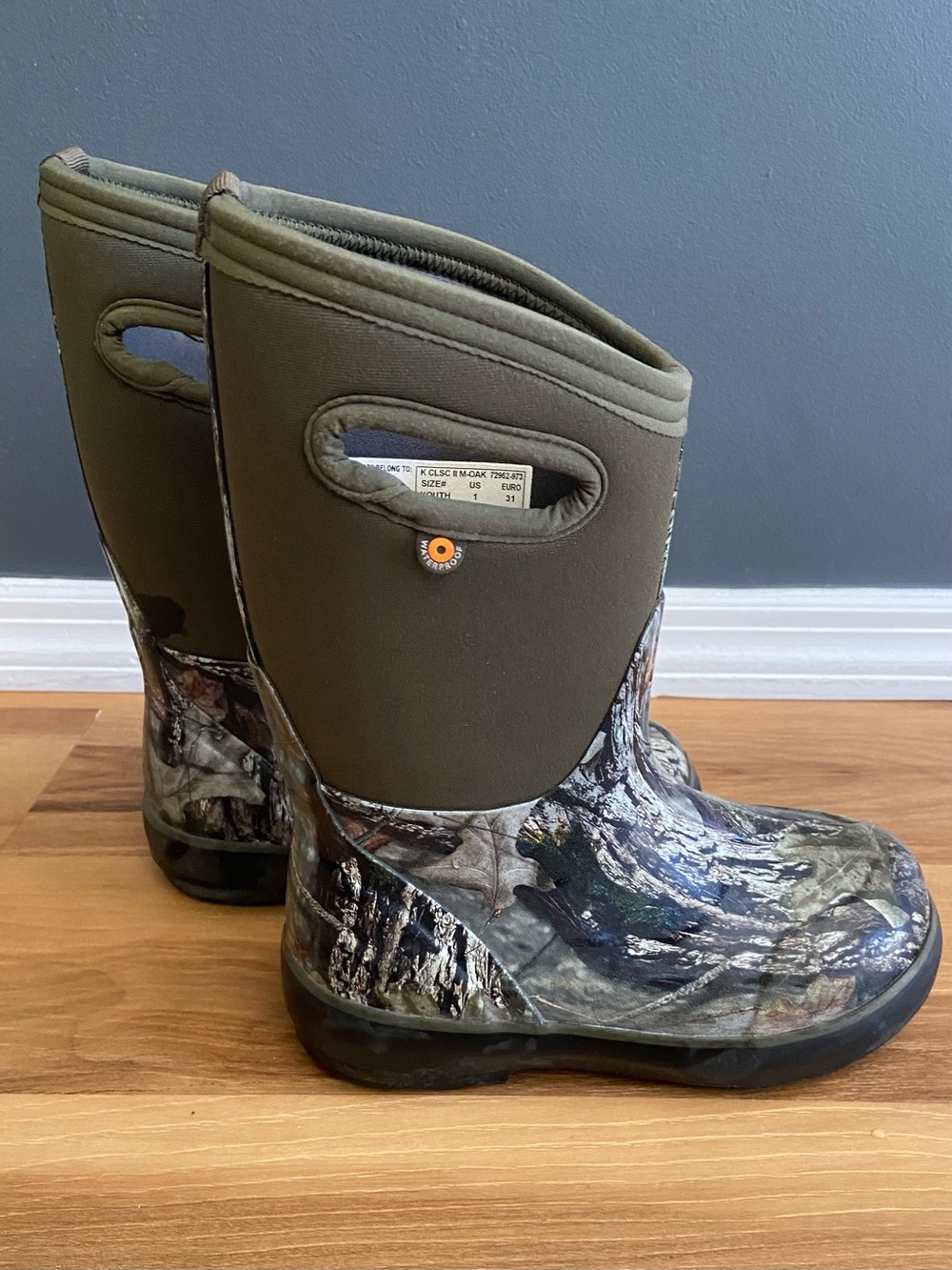 Bogs Youth Pull-On Boots in Olive Green and Black